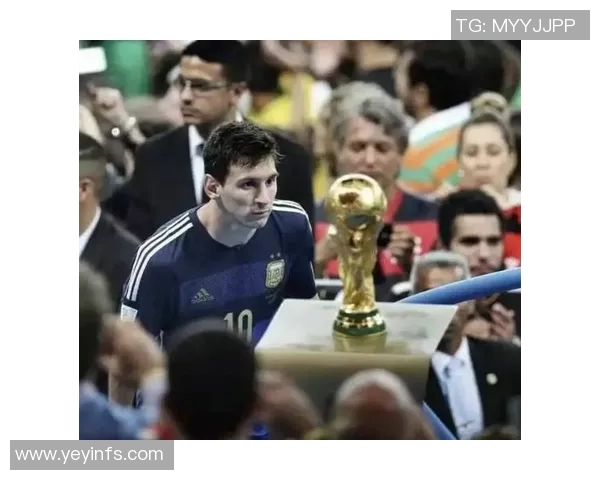 足球百大球星精彩瞬间集锦展现足坛传奇人物风采