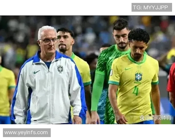 当足球球星被粉丝错认成路人引发一场令人哭笑不得的乌龙事件